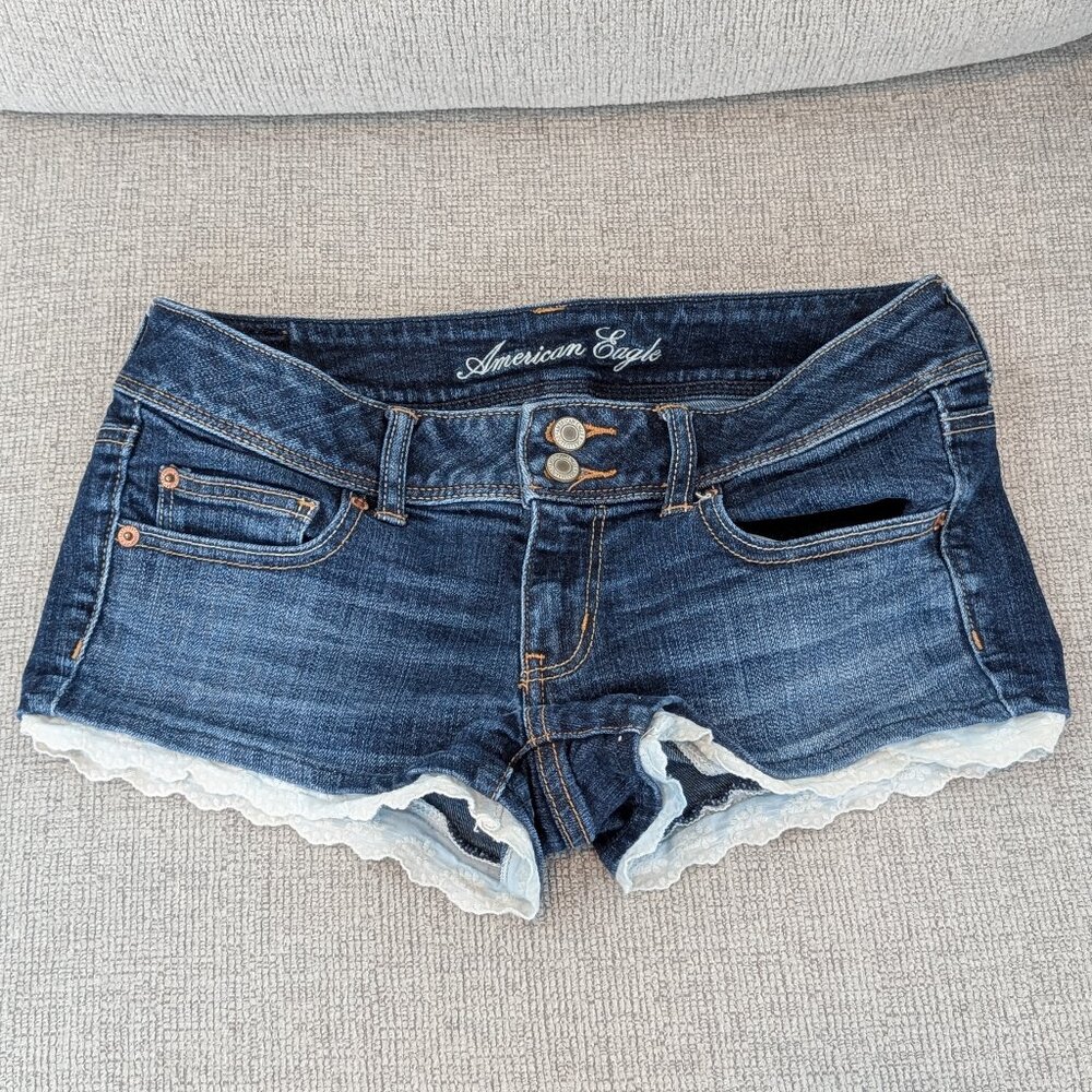 Classic Denim and Lace American Eagle Shorts - Stretch, Size 6